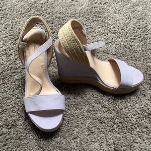 Qupid Lilac size 6 1/2 sandal